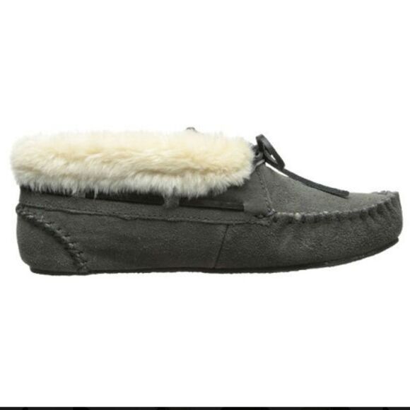 Minnetonka Chrissy Suede Bootie - Picture 4 of 8